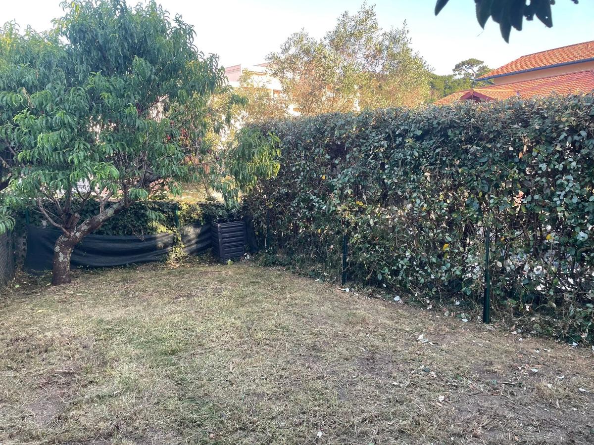 Chantier d'entretien de jardin réalisé par LES JARDINS D'OIHAN, paysagiste du réseau Factotum, près de Mouguerre